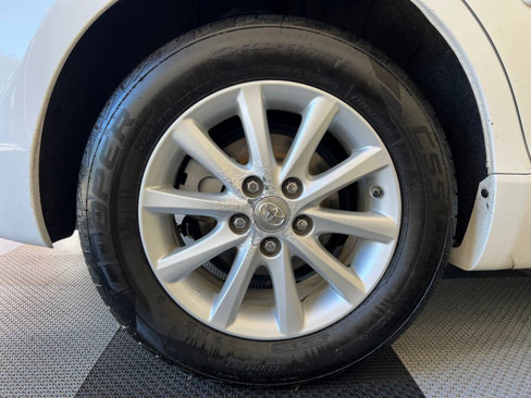 Used 2011 Toyota Camry XLE image 28