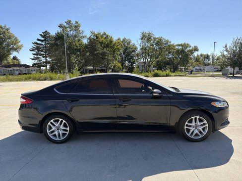 Used 2015 Ford Fusion SE image 31