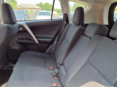 Used 2018 Toyota RAV4 XLE image 18