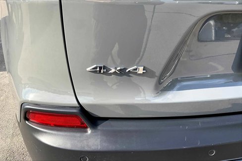 Used 2020 Jeep Cherokee Limited image 30