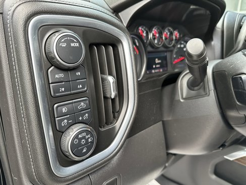 Used 2021 Chevrolet Silverado 1500 LT Trail Boss w/ Convenience Package II image 24