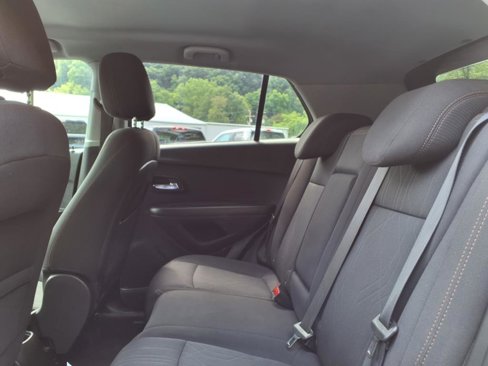 Used 2020 Chevrolet Trax LT w/ LPO, Protection Package image 17