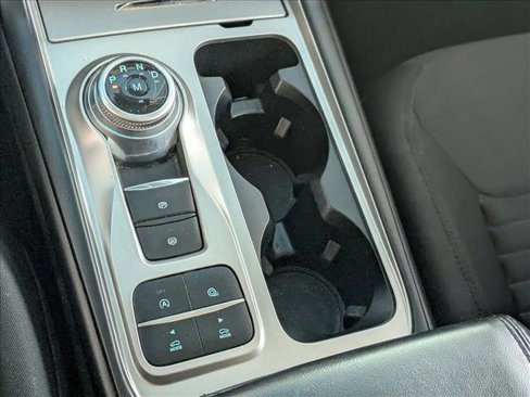 Used 2020 Ford Explorer XLT image 12