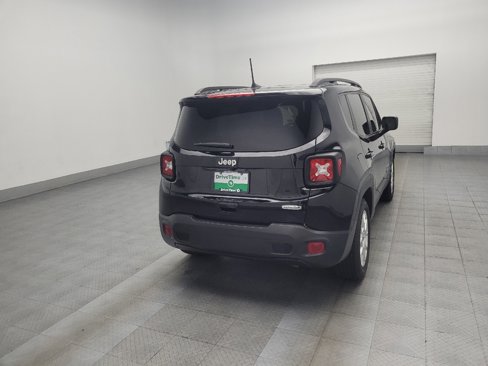 Used 2020 Jeep Renegade Latitude image 9