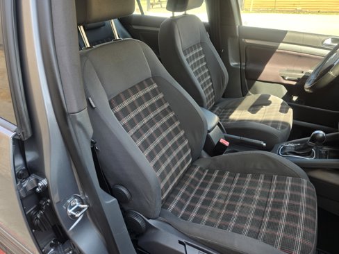 Used 2008 Volkswagen GTI 4-Door image 9