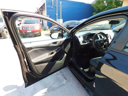 Used 2018 Chevrolet Cruze LS image 17