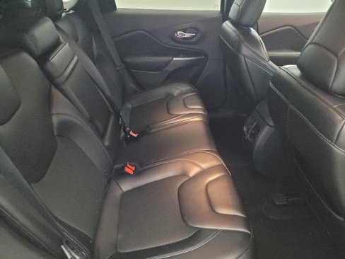 Used 2019 Jeep Cherokee Latitude Plus image 19