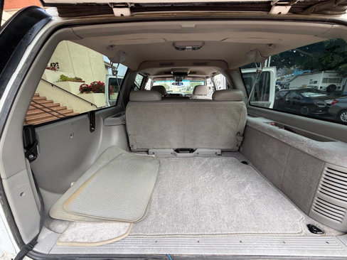 Used 1999 GMC Suburban 2WD w/ Marketing Opt Pkg 3 image 27
