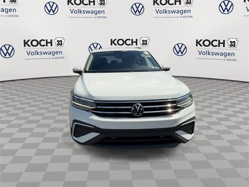 Used 2022 Volkswagen Tiguan SE image 2