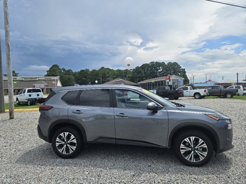 Used 2023 Nissan Rogue SV image 4