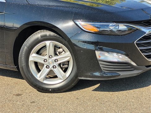 Used 2023 Chevrolet Malibu LT image 3