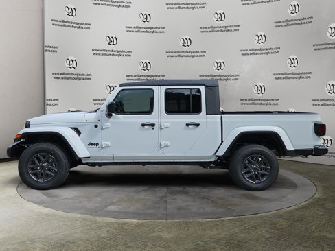New 2025 Jeep Gladiator Sport image 2