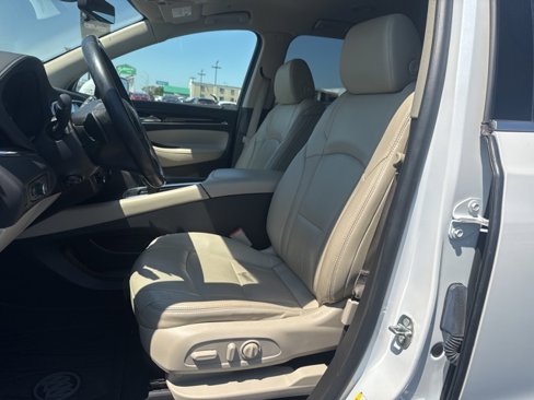 Used 2018 Buick Enclave Premium image 18