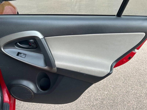 Used 2009 Toyota RAV4 4WD w/ 3rd Row image 18
