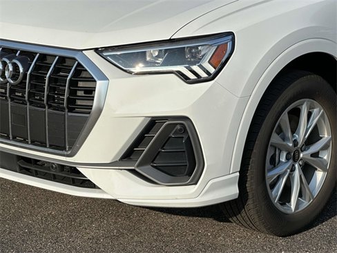 Certified 2025 Audi Q3 2.0T Premium Plus w/ Premium Plus Package image 8