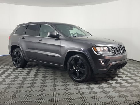 Used 2015 Jeep Grand Cherokee Altitude image 2