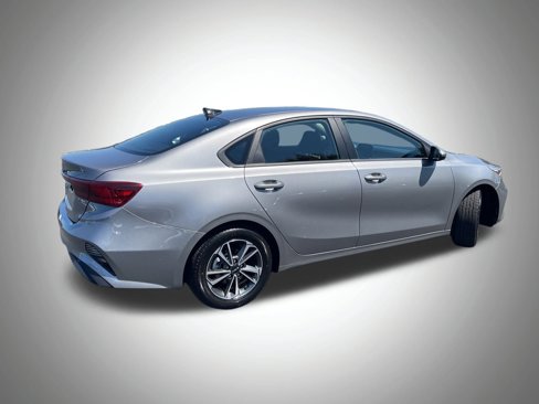 Used 2023 Kia Forte LXS image 12
