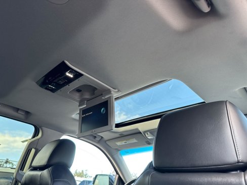 Used 2015 Cadillac Escalade Premium image 17