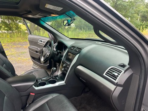 Used 2013 Ford Explorer XLT image 13