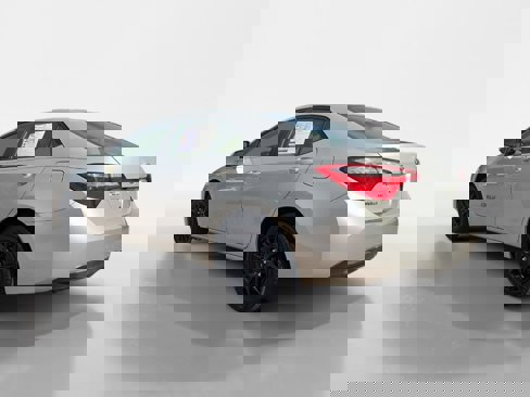 Used 2016 Toyota Corolla LE image 5