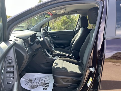 Used 2020 Chevrolet Trax LS w/ Tint and Cruise Package image 12