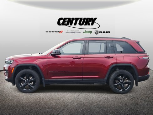 Used 2024 Jeep Grand Cherokee Altitude image 7