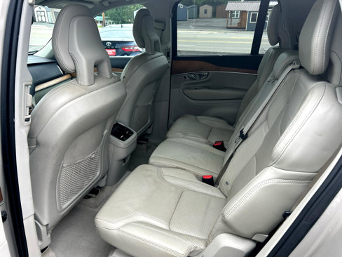 Used 2016 Volvo XC90 T6 Inscription w/ Vision Package image 14