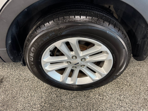 Used 2017 Ford Explorer XLT w/ Equipment Group 202A image 14