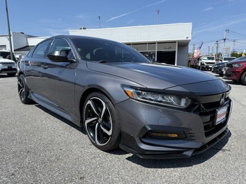 Used 2019 Honda Accord Sport image 2