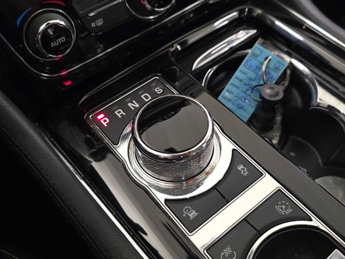 Used 2019 Jaguar XJ R-Sport image 33