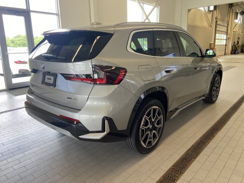 Used 2025 BMW X1 xDrive28i w/ Technology Package image 5