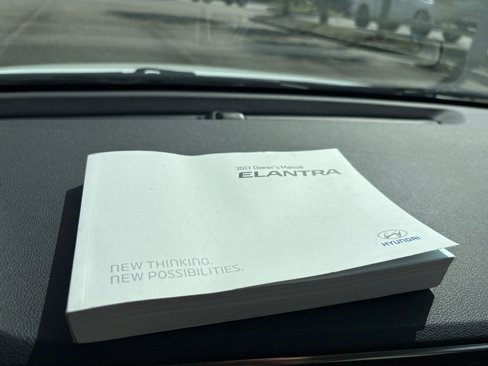 Used 2017 Hyundai Elantra SE image 23