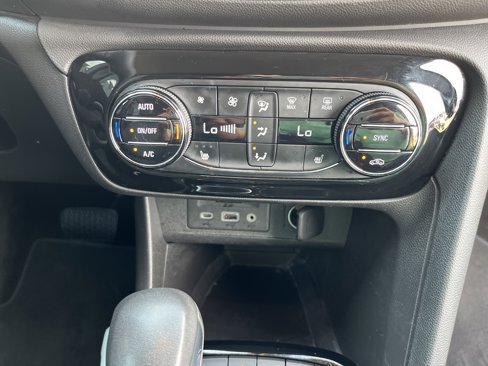 Used 2022 Buick Encore GX Select w/ Advanced Technology Package image 21