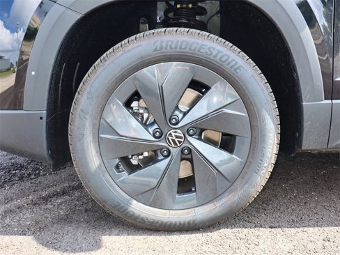 New 2025 Volkswagen Taos S image 10