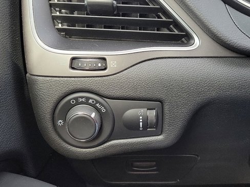 Used 2020 Jeep Cherokee Latitude image 14