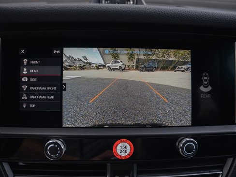 Certified 2025 Porsche Macan image 42