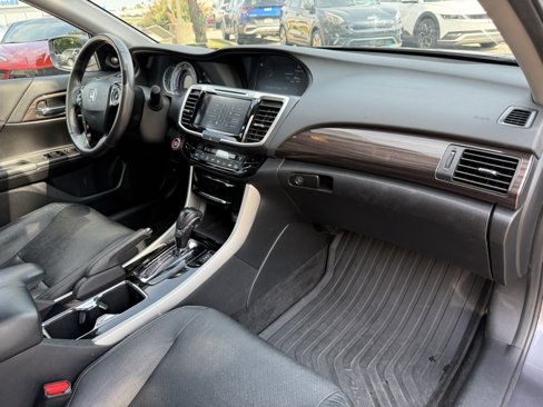 Used 2017 Honda Accord EX-L image 36