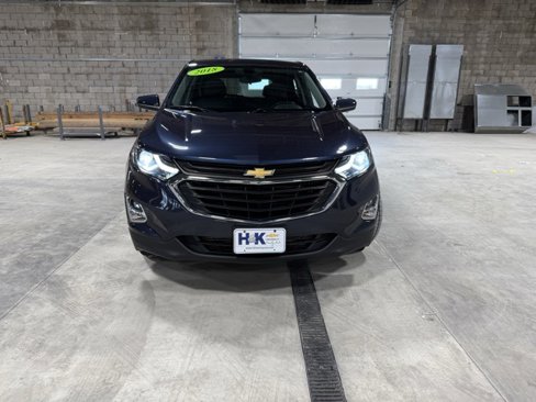 Used 2018 Chevrolet Equinox LT image 2