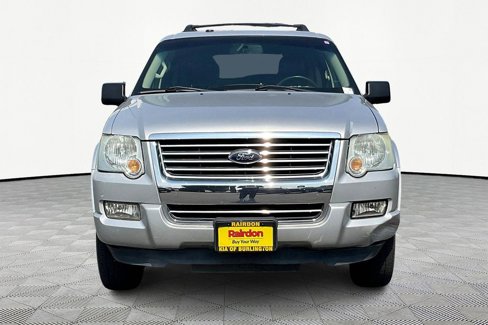 Used 2010 Ford Explorer XLT image 2
