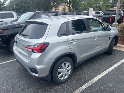 Used 2021 Mitsubishi Outlander Sport LE image 9