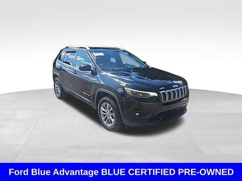 Used 2019 Jeep Cherokee Latitude Plus w/ Comfort/Convenience Group image 3