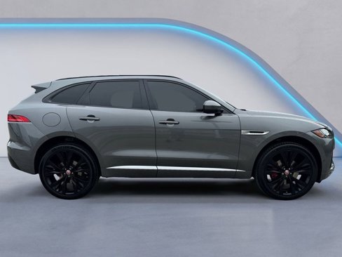 Used 2017 Jaguar F-PACE S image 3