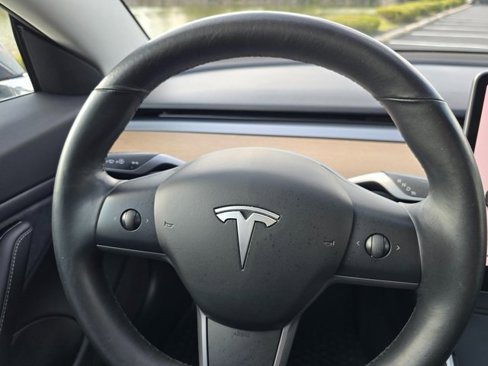Used 2018 Tesla Model 3 Long Range image 38