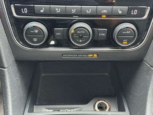 Used 2018 Volkswagen Passat 2.0T R-Line image 26