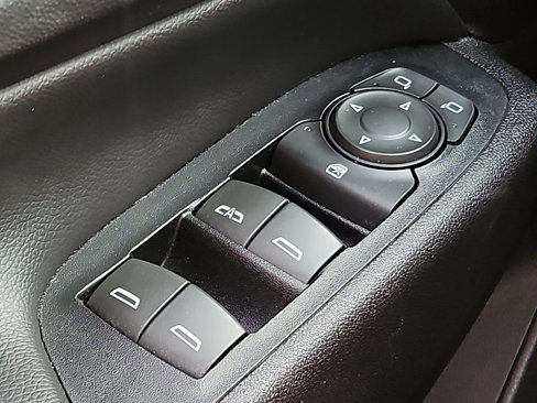 Used 2018 Chevrolet Equinox LT image 24