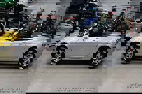 Used 2006 MAZDA MX-5 Miata Touring image 3