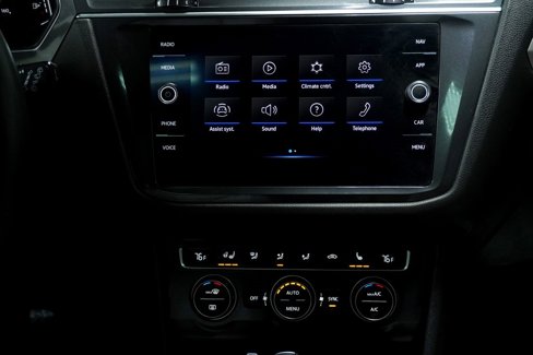 Used 2021 Volkswagen Tiguan SEL w/ 2-Row Tiguan MDO Package image 18