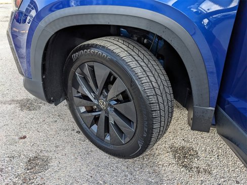 Certified 2022 Volkswagen Taos S image 33