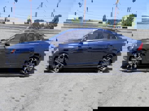 Used 2015 Volvo S60 T5 Premier w/ Convenience Package image 13