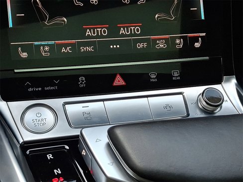 Used 2020 Audi e-tron Premium Plus image 26